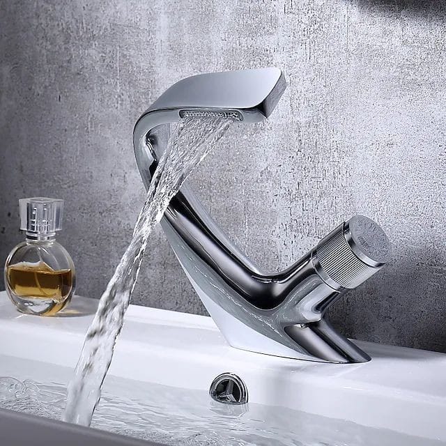 Side Handle Bathroom Faucet | Silver - Black